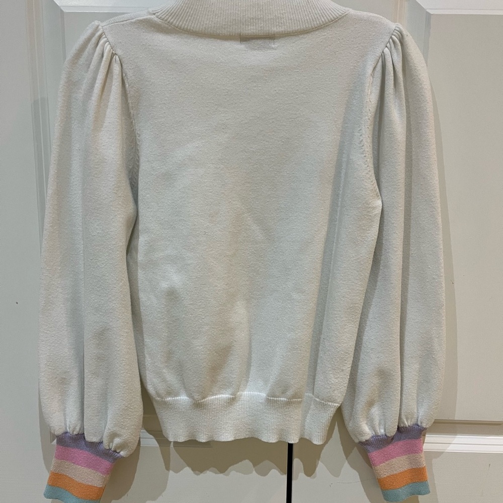 FATE white sweater w color block on sleeve - Picture 5 of 5